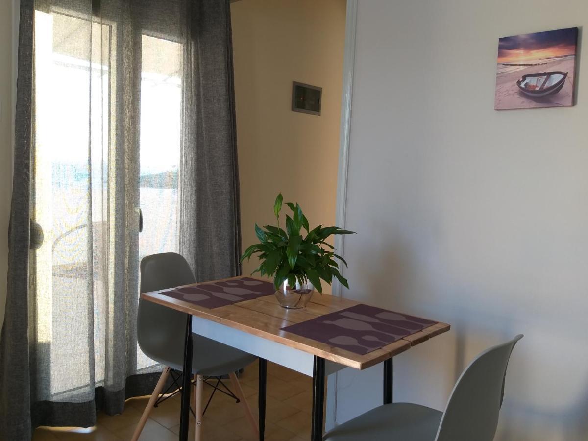 Meltemi Apartment Posidhonía Екстериор снимка