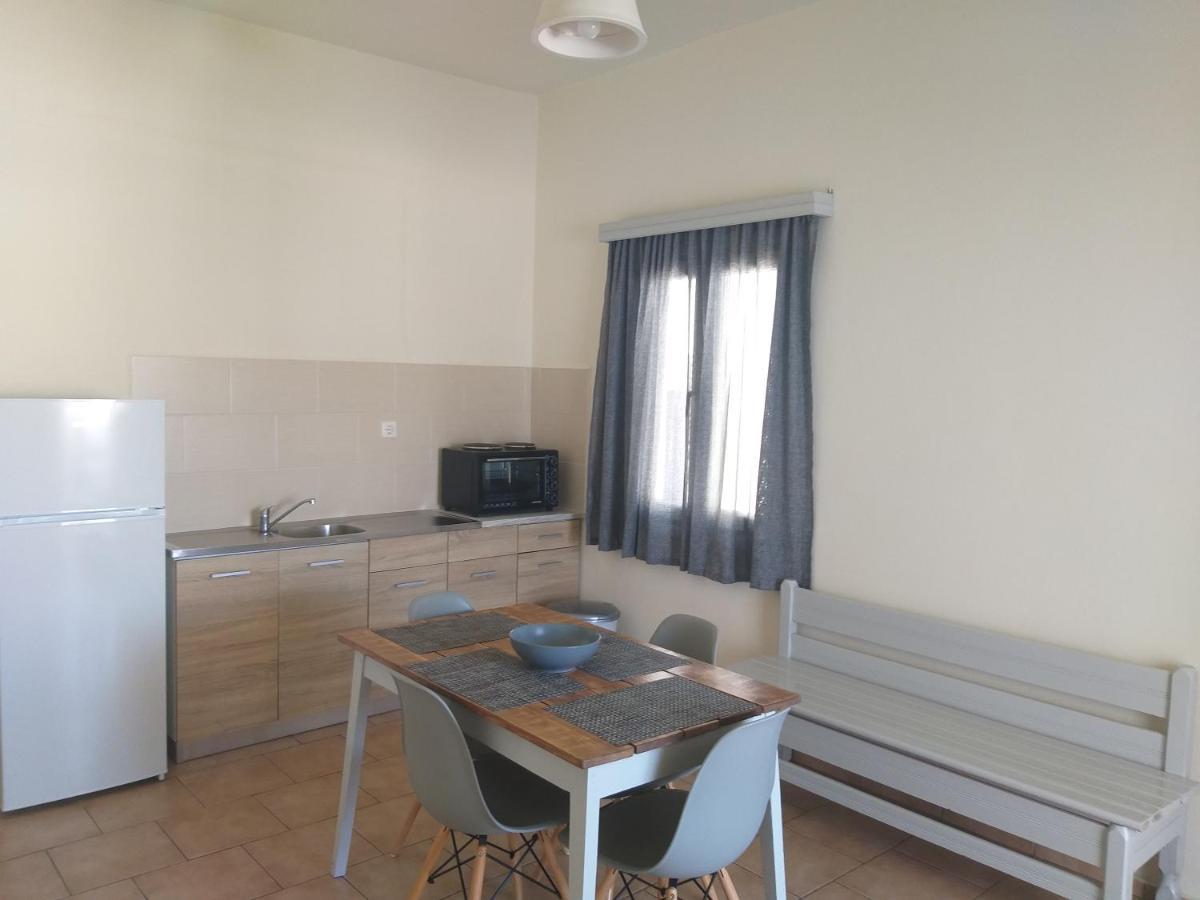 Meltemi Apartment Posidhonía Екстериор снимка