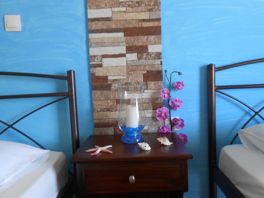 Meltemi Apartment Posidhonía Екстериор снимка